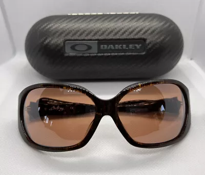 Oakley Betray Brown/Amber Frame Sunglasses 64 13 125 • $60