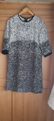£4 • Buy Phase Eight Black And White Dress Size 10, 3/4 Sleeves, Back Neck Zip