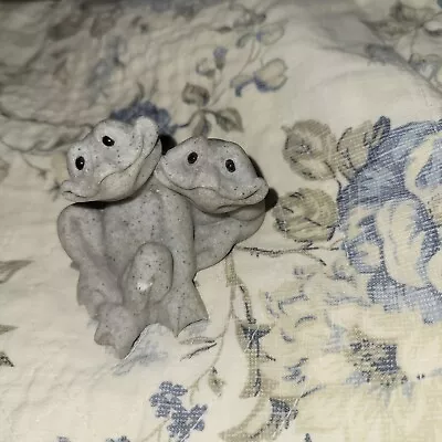 Quarry Critters Fric & Frac Smiling Frogs Figurine Second Nature Design 2000 • $12