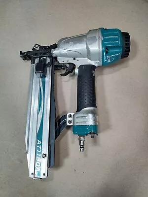 Makita AT1150A 16-Gauge 7/16 In. Medium Crown Pneumatic Stapler (YTP019363) • $179.99