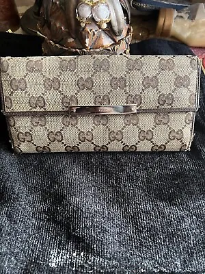 $165 • Buy Vintage Gucci Ladies Monogram Checkbook Wallet
