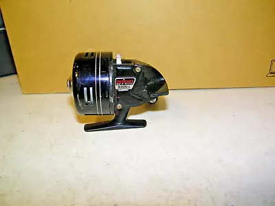 Vintage DAIWA 9300C  Spincasting Freshwater Fishing Reel ~ Right Hand ~ Black • $18.55