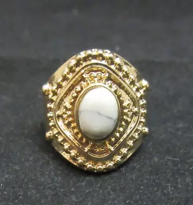 Vintage White Marbled Agate? Costume Ring Bright Gold Tone 3/4  Tall Size 7 • $8.99