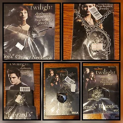 $47.64 • Buy Twilight Neca Prop Jewlery. Cullen Family Crest