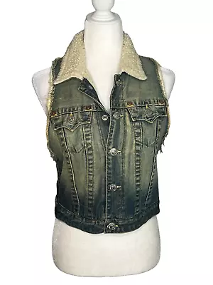 WoW~ True Religion Sz M Leah Sherpa Razorback Denim Jacket Vest Women's B19 • $26.99