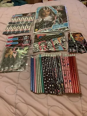 New Lot Of 71 Monster High Party Accessories. 1 Frankie Stein Wig • $40