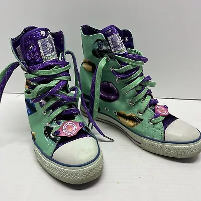 Daddy'$ Money Secret Wedges GreenPurple Lip Print Satin Sequin Hi Top Sneaks Sz8 • $45