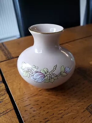 Vintage Sadler Magnolia Posy Vase • £3