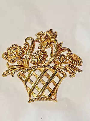 EUC Vintage SIGNED MONET Pin Brooch FLOWER BASKET Openwork GOLD TONE • $14