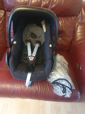 £40 • Buy Maxi Cosi Pebble Carset With Headhugger, Wedge, Raincover & Chest Pads.