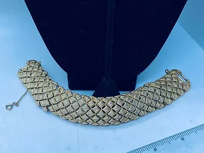 Vtg. Monet Textured Gold Tone Diamond Shaped Chunky Bracelet 383 • $14.50