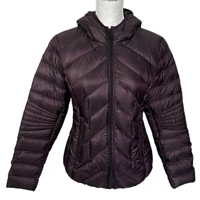 BCBGeneration Women M Ultra Lightweight Packable Down Jacket Burgundy Hood EUC • $62.10