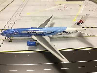 JC Wings 1:400 Malaysia Airlines B777-200ER 'Freedom Of Space Flaps Down' 9M-MRD • $48.16