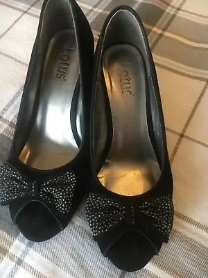 Beautiful Lotus Black Suede Peep Toe Shoe - Size 5  • £10