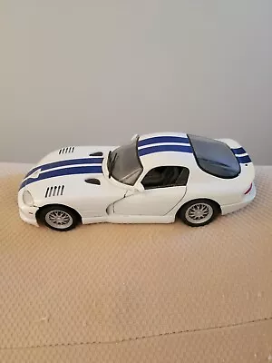 Diecast 1/18 Maisto Dodge Viper GTS-R Coupe White • $14.90