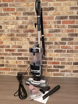 $94.75 • Buy Shark Navigator Lift-Away Upright Vacuum UV650 Y2162
