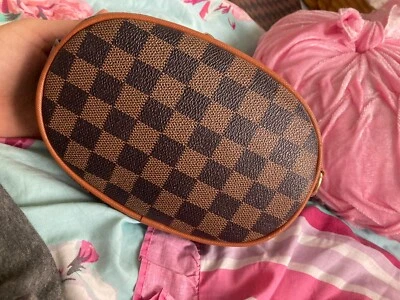 £30 • Buy Louis Vuitton Womens Cosmetic Pouch Damier Ebene