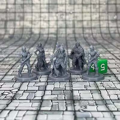Vampires (Set Of 5) Dungeons And Dragons Miniatures DnD D&D Mini 32mm Lot • $6.19