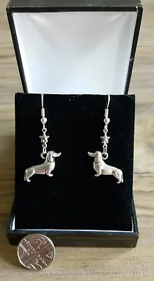£3.79 • Buy BNWOT Antique Silver Colour Star & Dachshund Sausage Dog Drop Earrings
