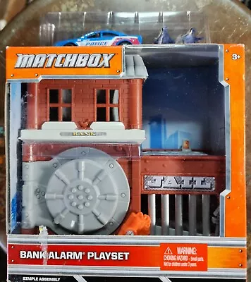 MATCHBOX CAR WASH PLAYSET New 2012 COLLECTIBLE W/ DIECAST Luxury Car RARE • $26