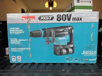 Makita GMH02PM 40V X2 80V Max XGT Brushless 28 Lb. AVT Demolition Hammer Kit • $745.99