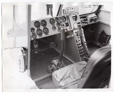 1959 British Hovercraft NRDC SR-N1 Flying Saucer Cockpit Original News Photo • $33.99