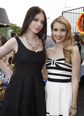 Michelle Trachtenberg & Emma Roberts In An 8  X 10  Glossy Photo Headshot Tef9 • $6.99