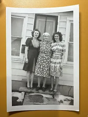 Manning Family Fashionable ORIGINAL Vintage Photo (Marjorie Manning Estate) • $12