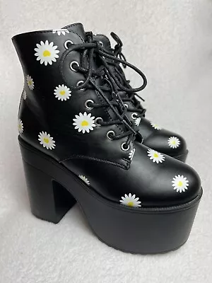 New HOT TOPIC  Women 6 M Platform Black Ankle Boots Daisy Flowers Punk MSRP $ 74 • $22.99