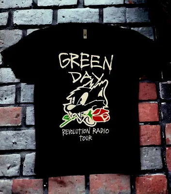 Green Day Rose Bowl Revolution Radio T-Shirt Size Men’s Large Pasadena CA Tour • $15.96