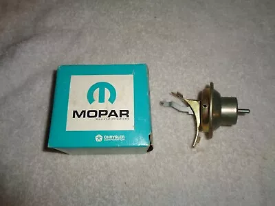 NOS Mopar 1960-67 318 Vacuum Advance  • $39