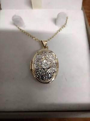 Amazing Quality 9ct Yellow Gold Floral Locket & 18 In Chain 3.66g • £195