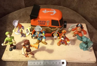 £6.65 • Buy Scooby Doo Pirate Crew Mystery Machine (pull Back And Go) And Figures Bundle 