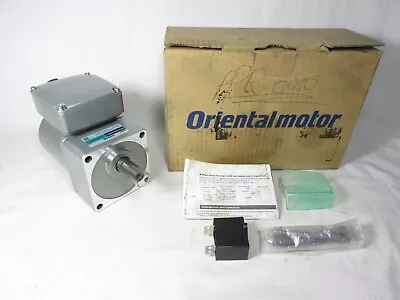 Oriental Motor 4IK25UAT2-6 Induction Gear Motor 4IK25GV-UAT2 New In Box NIB • $1599.95