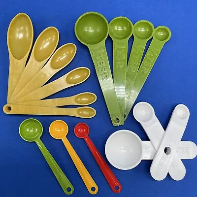 Vintage Measuring Spoons Set Lot Of 16 Plastic Foley Harvest Gold Pyrex And More • $26.99