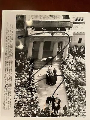 Elvis Presley Funeral Press 8x10 Photo With Stamp • $9.99