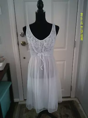 VANITY FAIR Size 34 Preowned Shade Of Pale Blue  Vintage  Style Nightgown • $19.50