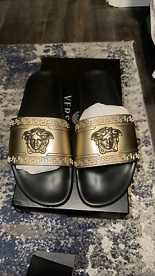 Versace Men's Black Gold Medusa  Sandals Pool Slides DSU5883 Size 44 (11 US) • $199.99