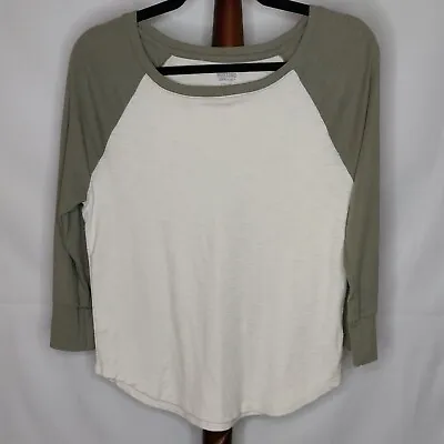 Mossimo Women's Size M T-shirt White & Green Colorblock Scoop Neck 3/4 Sleeves • $19.85