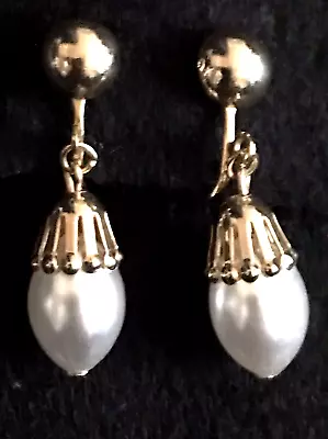 PARK LANE Gold Tone Faux TEARDROP Pearl CLIP ON BACK Drop-Dangle Earrings VTG • $12