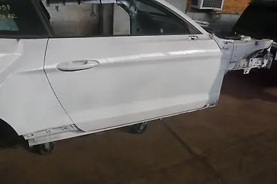 Right Side Passenger Door Oxford White OEM FR3Z6320124A Ford Mustang 2016-21 • $674.99