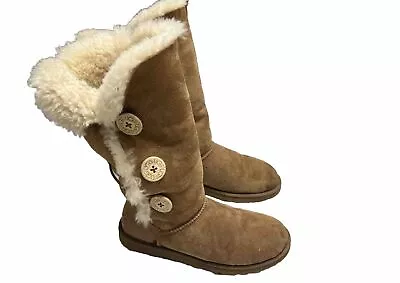 UGG Bailey Button Triplet II Size 8 Women’s Chestnut Sheepskin 1873 Tall Boots • $31.99