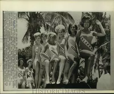 1965 Press Photo Beauties Of The Miss USA Beauty Pageant Miami FL - Hcx11432 • $19.99