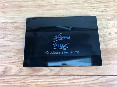 La Femme Delux 42 Colurs Eyeshadow Box • £11.99