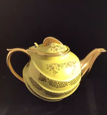 Vintage Hall Parade Porcelain Teapot Hooked-Lid Yellow Metallic Gold Trim 6-Cup • $30