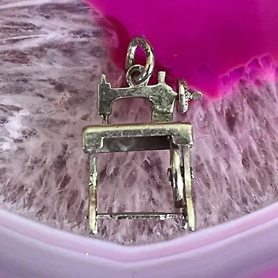 Vtg Sterling 925 Old Fashioned Sewing Machine Articulating 3D Charm Pendant 2G • $14.99