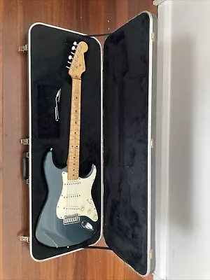 Fender Stratocaster Usa 1987 • $2300