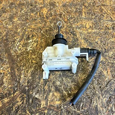 Mercedes-Benz W124 Front Left Door Lock Vacuum Actuator HELLA • $29