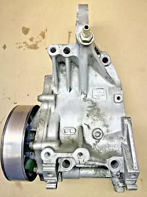 05 ACURA RSX TYPE-S Engine Water Pump Assembly Housing Bracket K20Z1 02-06 • $309.99