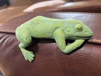 Vintage  Green Frog Figurine Hangs On Shelf Ceramic • $6.49